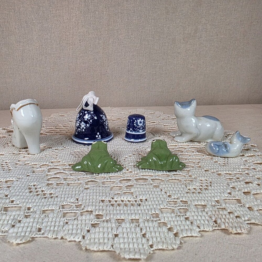 Vintage Miniature Figurine Lot Cat Frog Porcelain Shoe Bell Thimble Cottage core - Picture 2 of 5